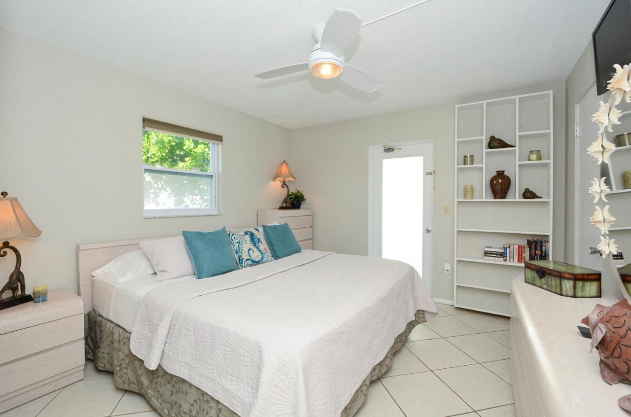 Canal 313 - Right In Siesta Key Village! Eksteriør billede